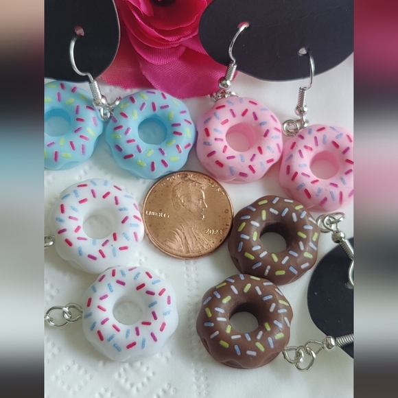 Donuts Earrings Handmade Soft Pink - Picture 6 of 6